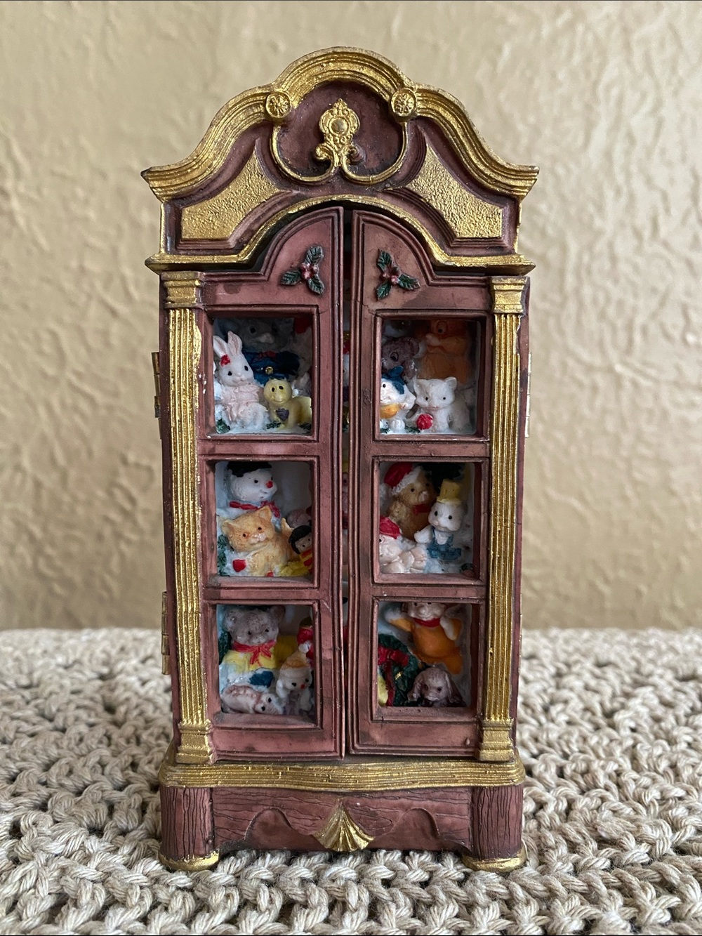🧸Vintage🧸Dollhouse Christmas Cabinet Hutch With Toys